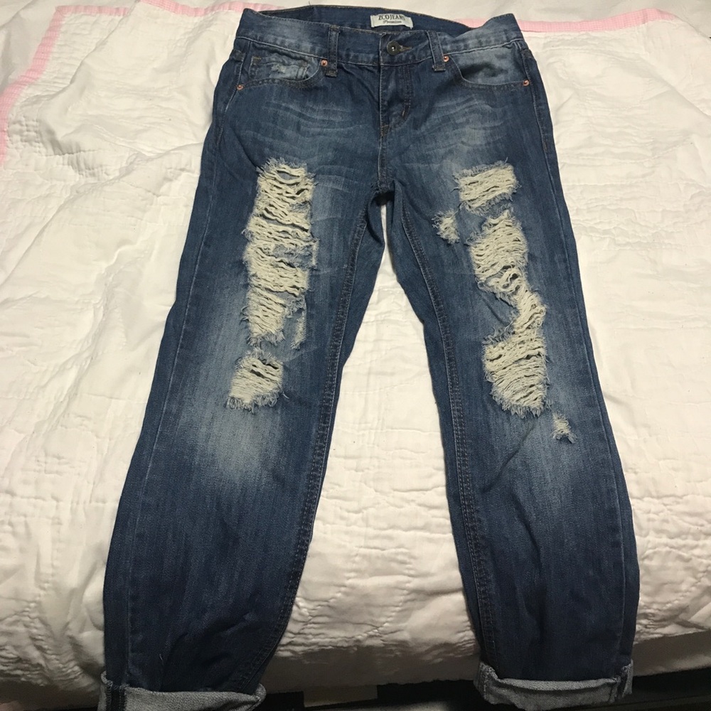Distressed skinny jeans