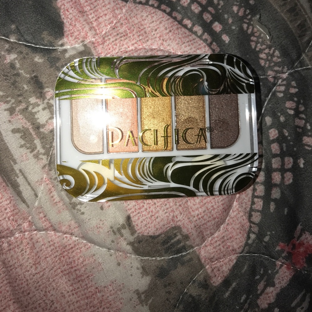 Mini Pacifica Island Life Eyeshadow Palette