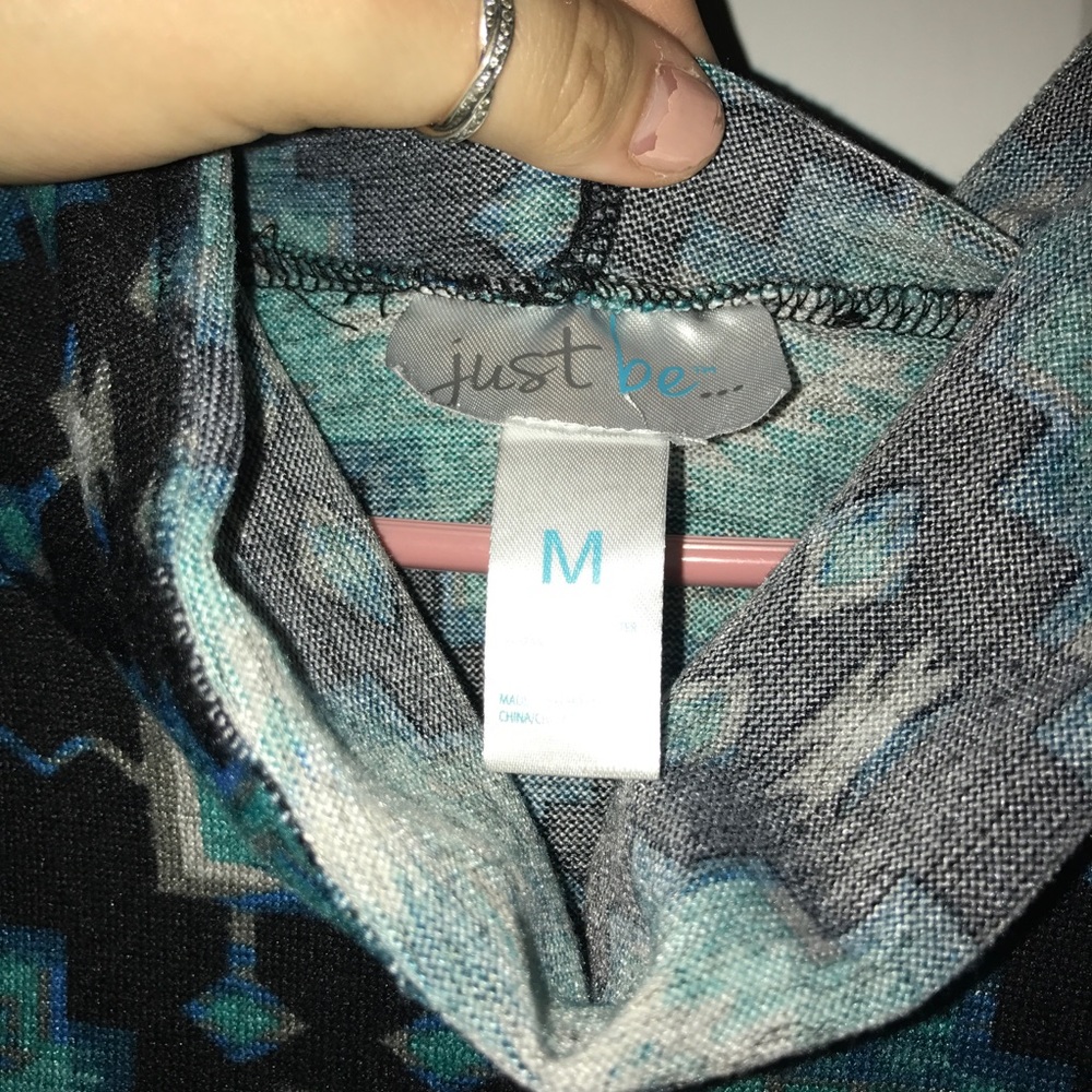 ✴️ Aztec Print Sweater - Picture 2 of 3