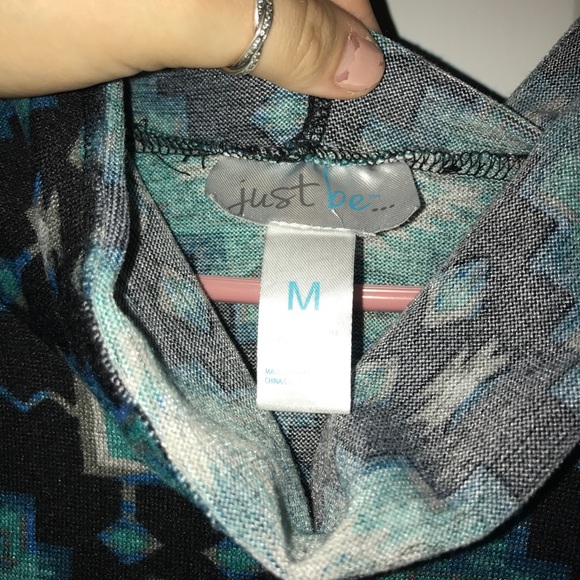 ✴️ Aztec Print Sweater - Picture 2 of 3