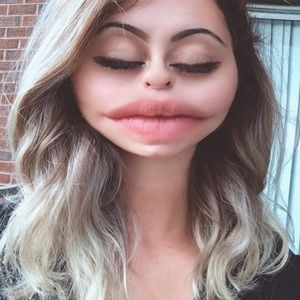 Meet your Posher, Celeste