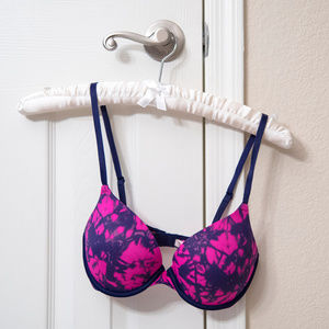 Victoria's Secret 32D push-up bra