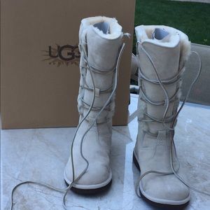 **NEW** Genuine UGG Whitley Boot (size 9)