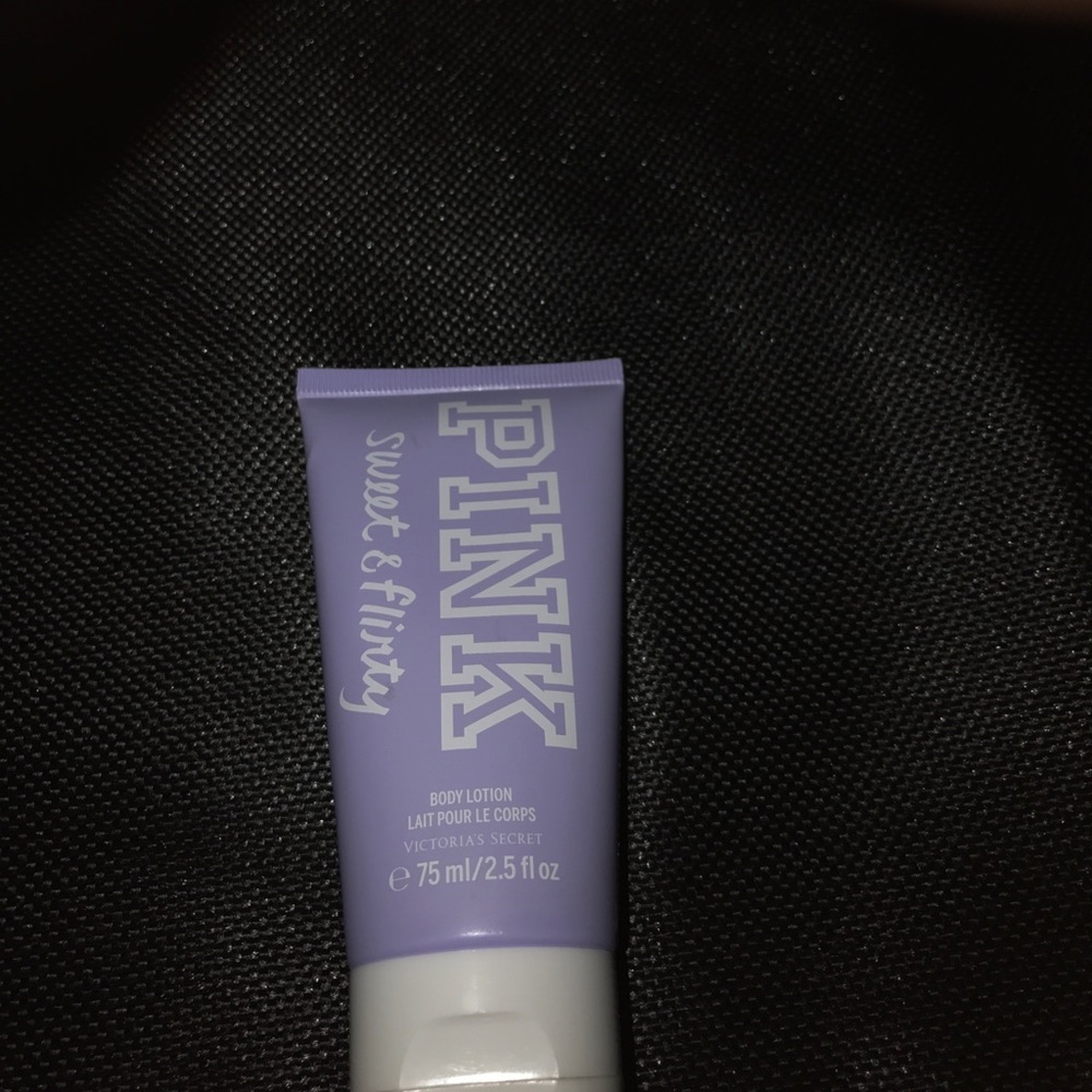Pink sweet &a flirty bottle lotion mini