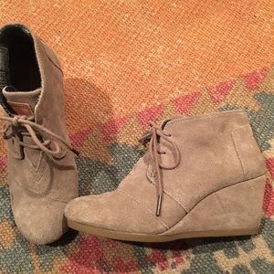 Taupe Toms Wedges