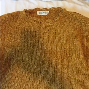 Vintage gold sweater with scalloped edges