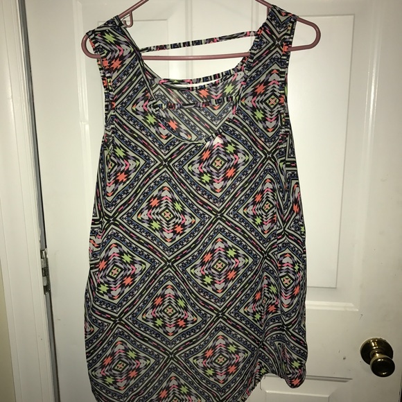 💟 Patterned Tank - Picture 2 of 4