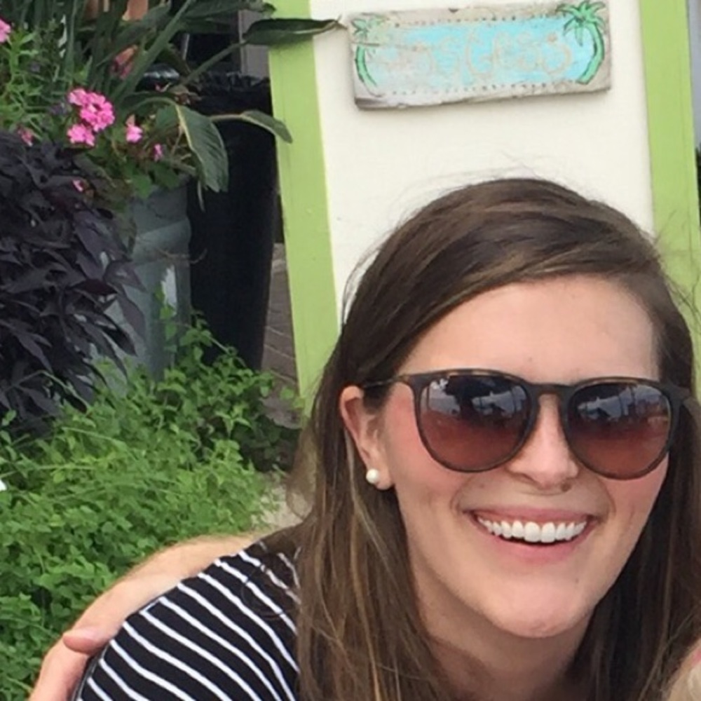 Meet your Posher, Caroline