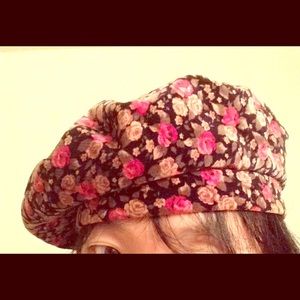 Cute Beret Hat Black Brown/Tan Red Floral