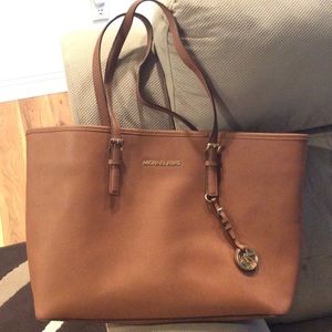 Michael Kors Jet Set Tote - Large