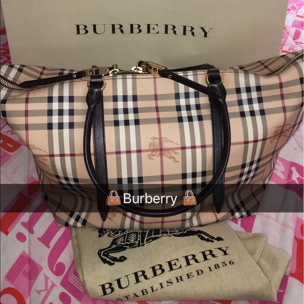 👍🏻👍🏻👍🏻Authentic Burberry tote!!! Sold... - Picture 1 of 3