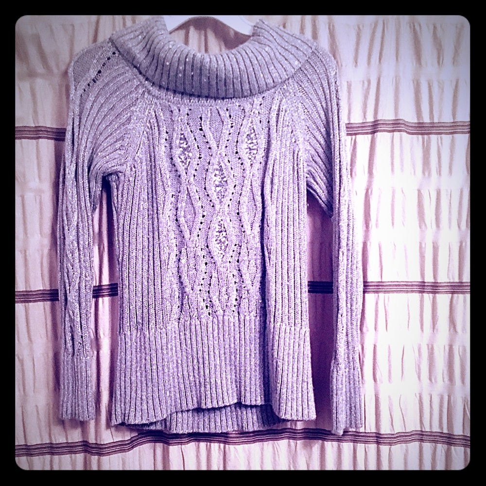 Stunning White House Black Market sweater