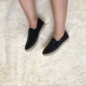 Steve Madden Slip-On Jecntrcq. Womens size 7.5.