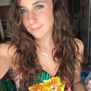 Meet your Posher, Danielle