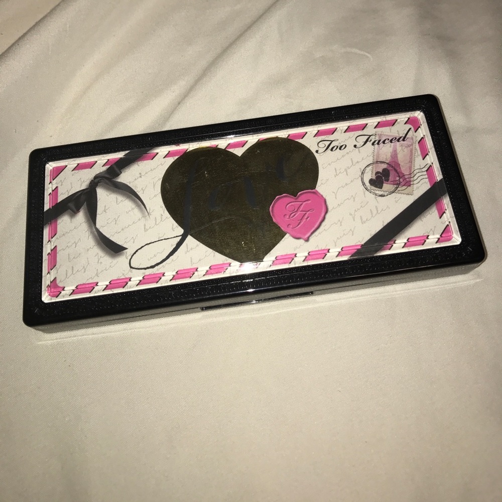 Too Faced LOVE Palette