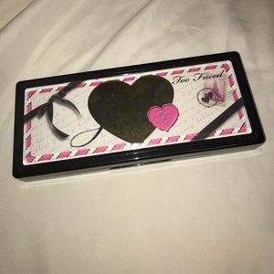 Too Faced LOVE Palette