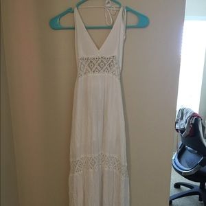 💥Beautiful Maxi White dress💥