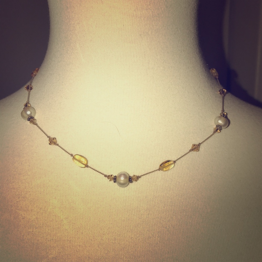 SO PRETTY!!! Necklace has pearls and gold beads!!