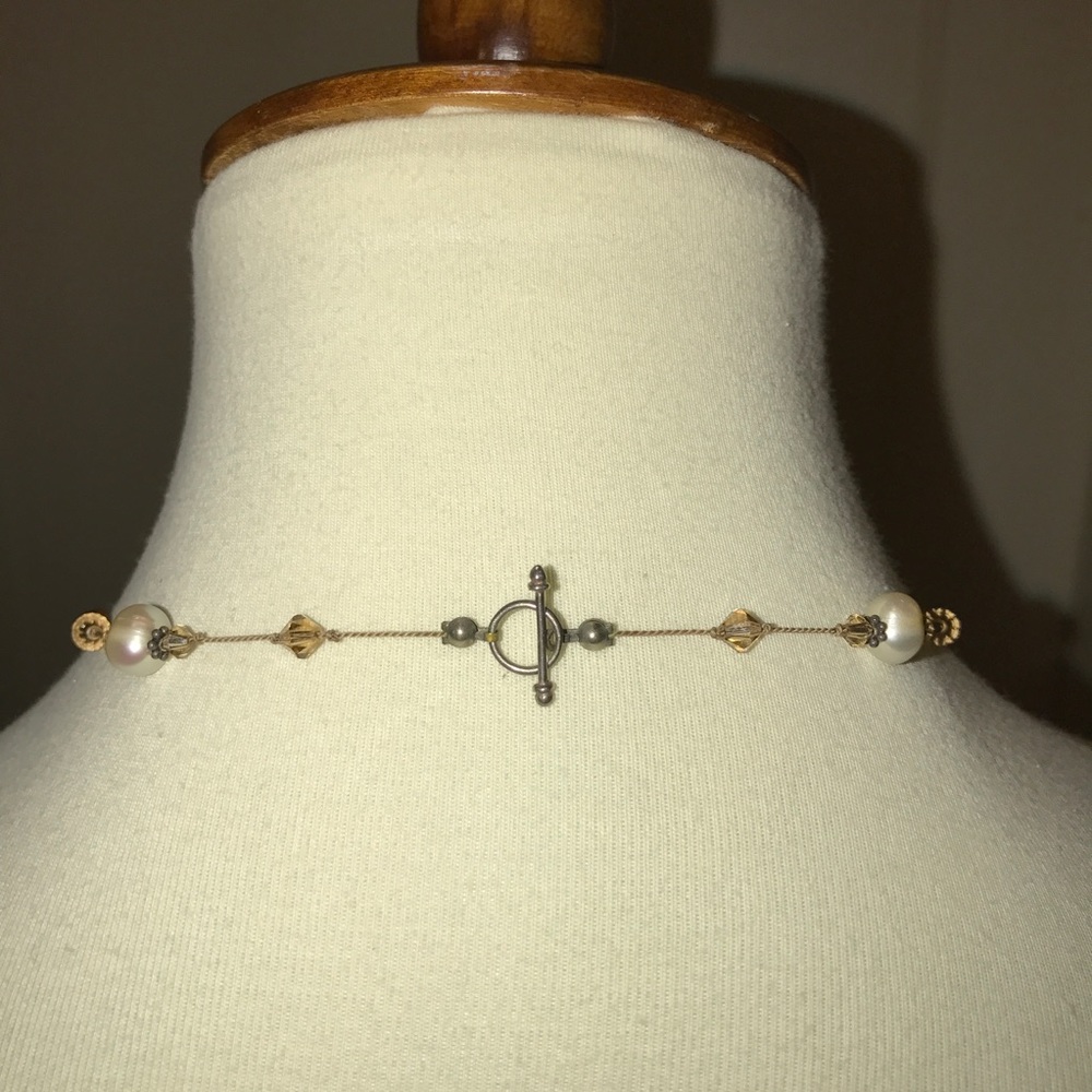SO PRETTY!!! Necklace has pearls and gold beads!! - Picture 2 of 3
