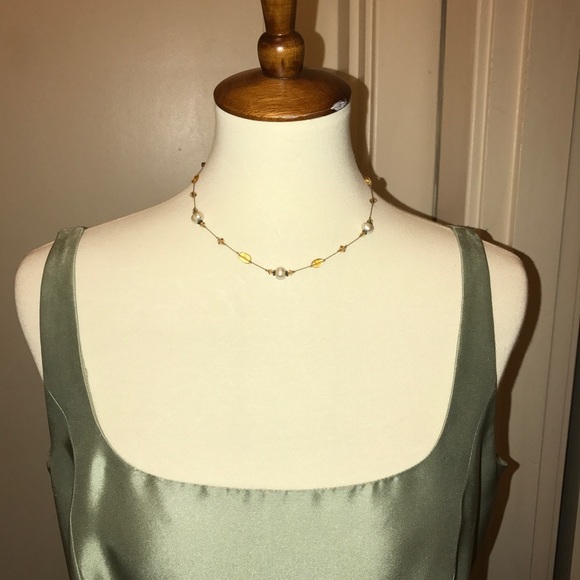 SO PRETTY!!! Necklace has pearls and gold beads!! - Picture 3 of 3