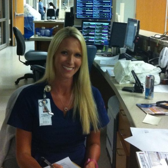 Meet your Posher, Claudia - Picture 1 of 1