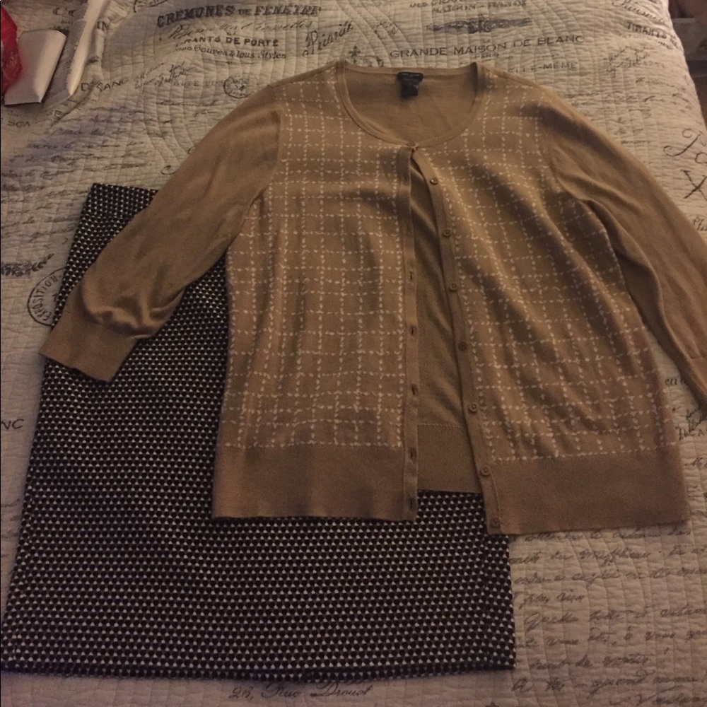 Black skirt w/ beige and white tiny polka dots