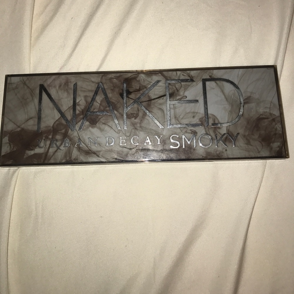 Urban Decay Naked Smoky Palette