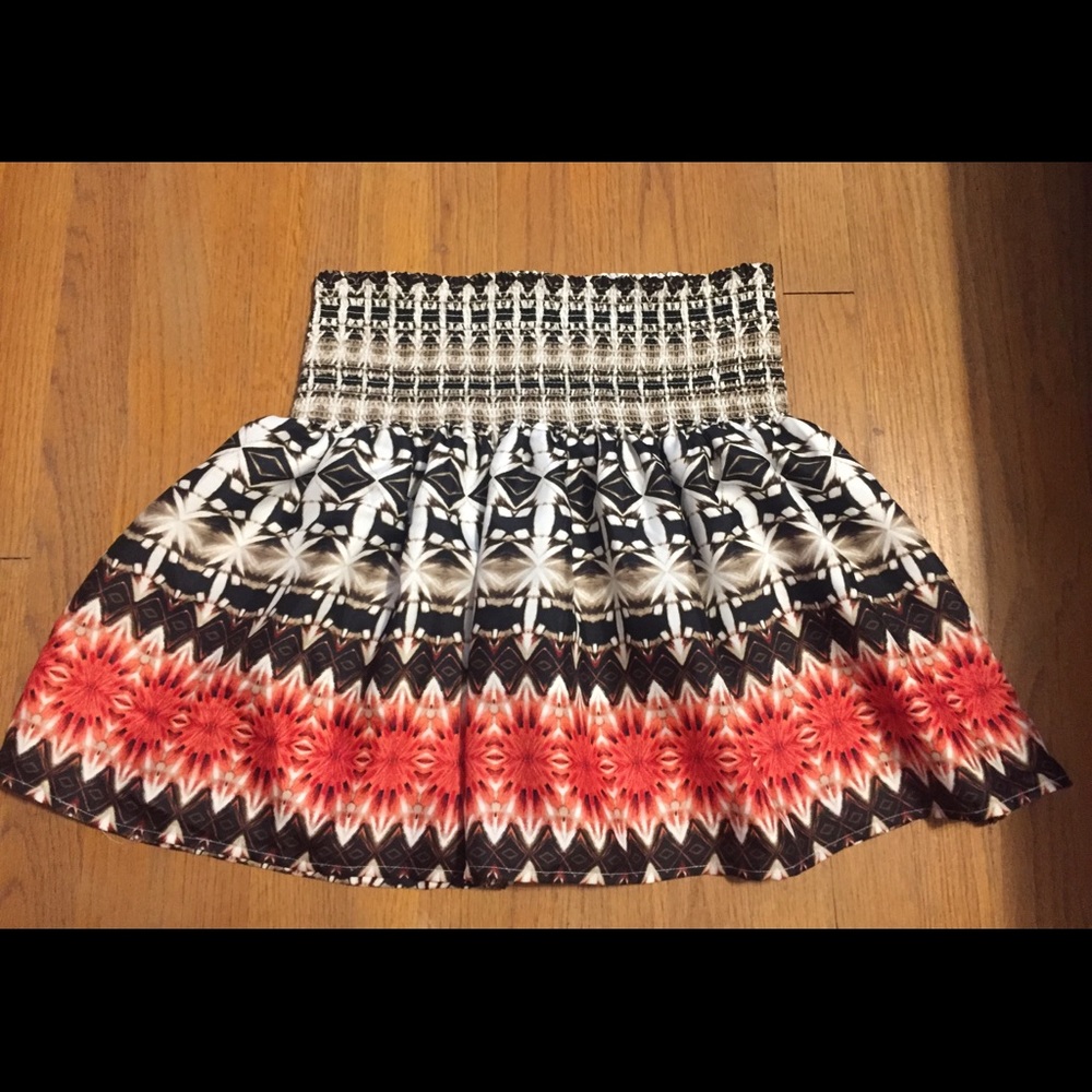 Black House White Market skirt size M