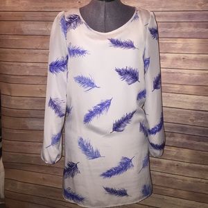 Long sleeved shift dress - feathers