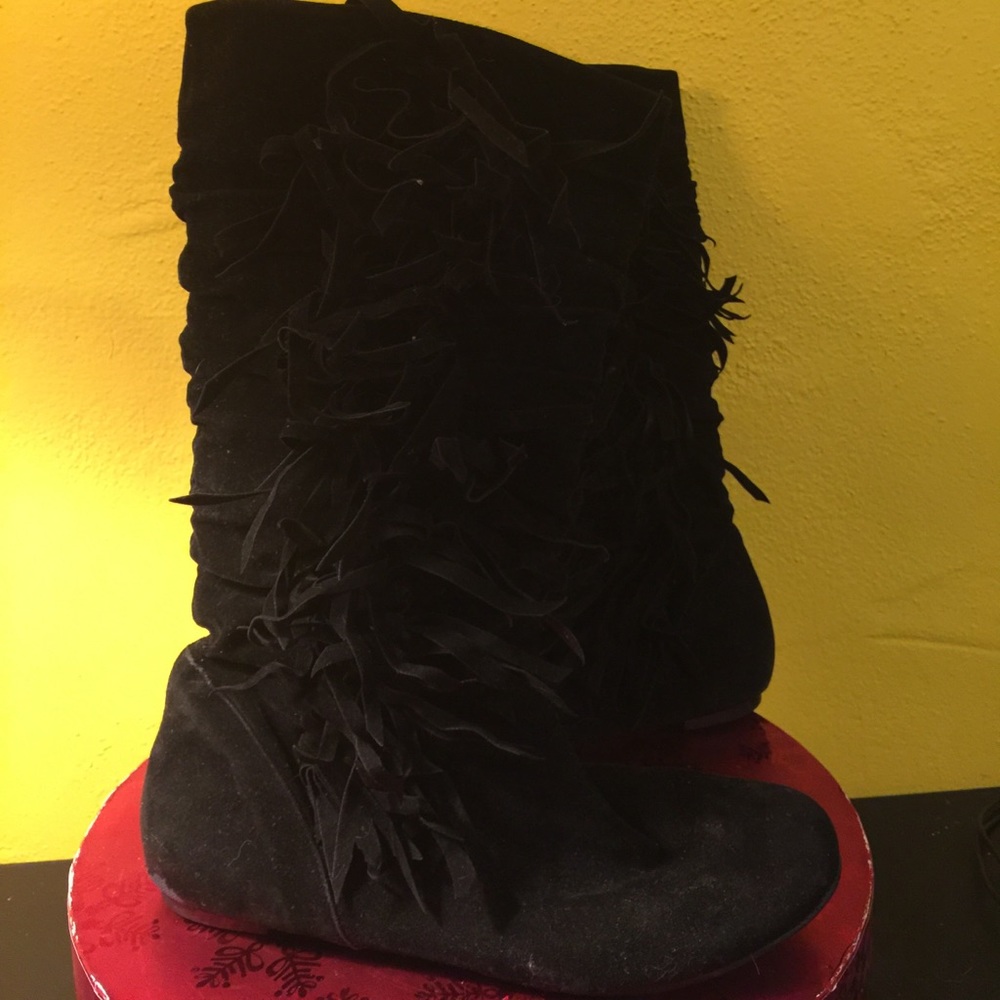MUDD Yoki Fringe Boots sz10