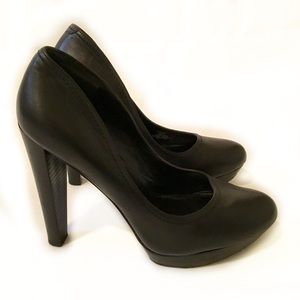 Jessica Simpson Black Pumps