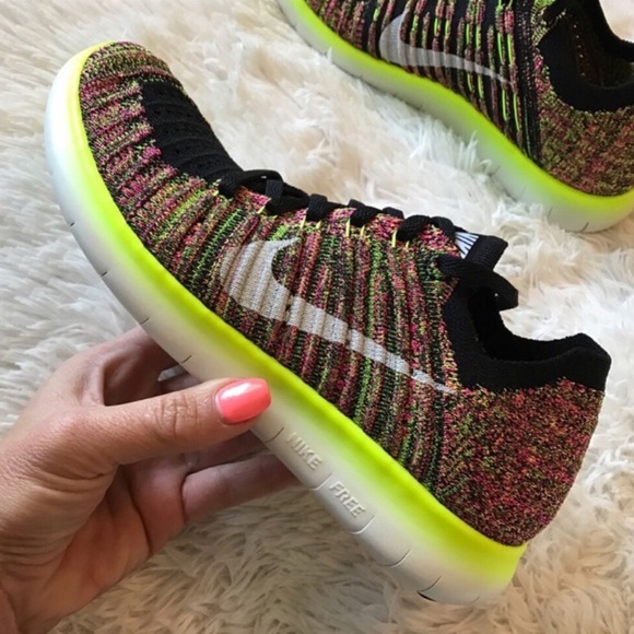 LAST PAIR! NEW 😍 NIKE WOMENS FLYKNIT FREE SZ 7.5 - Picture 3 of 8