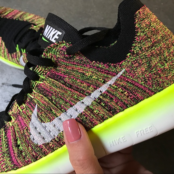 LAST PAIR! NEW 😍 NIKE WOMENS FLYKNIT FREE SZ 7.5 - Picture 4 of 8