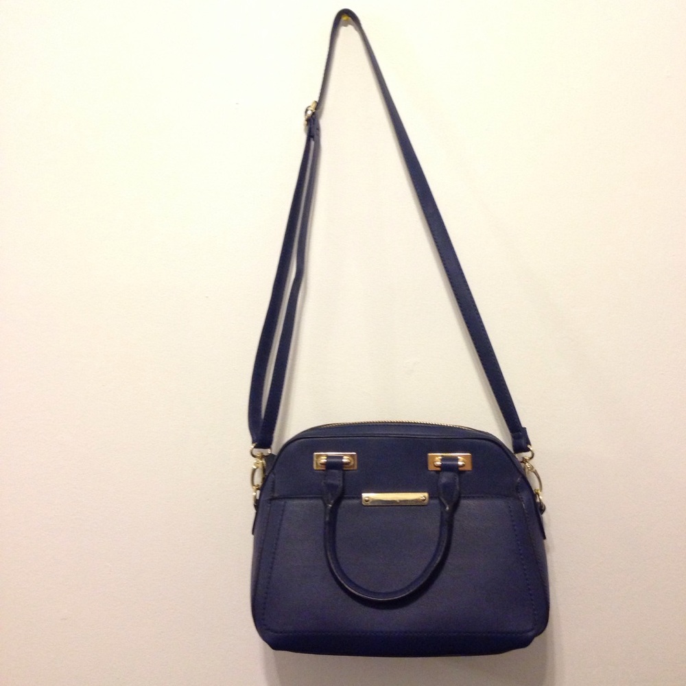 Aldo blue cross body with removable straps