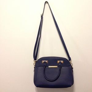 Aldo blue cross body with removable straps