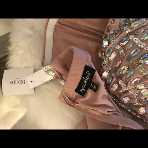 Beautiful New Formal Dress - Picture 6 of 8