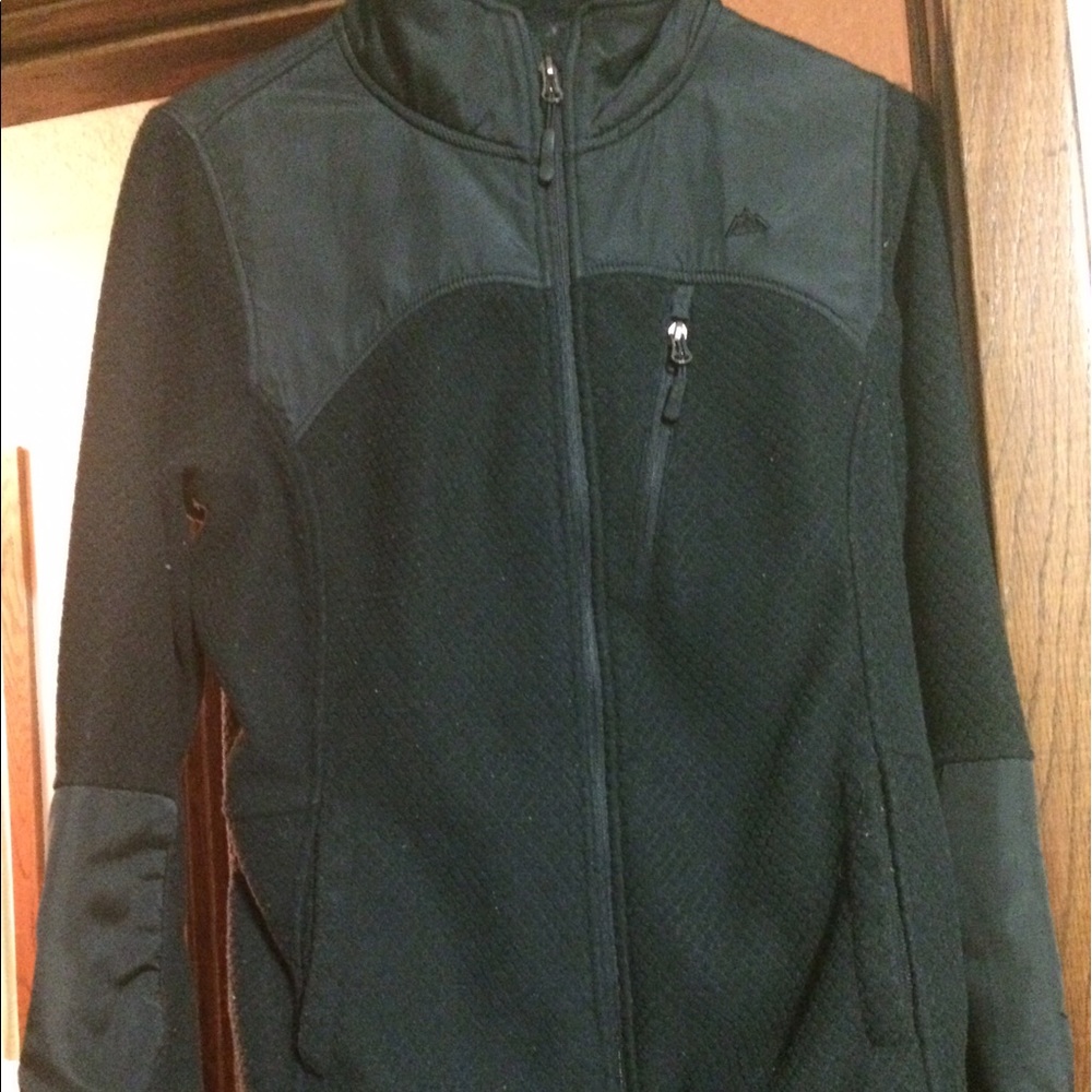 Black zip up fleece!