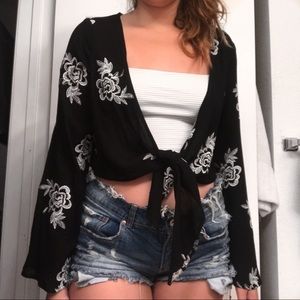 VINTAGE black and white kimono style cardigan