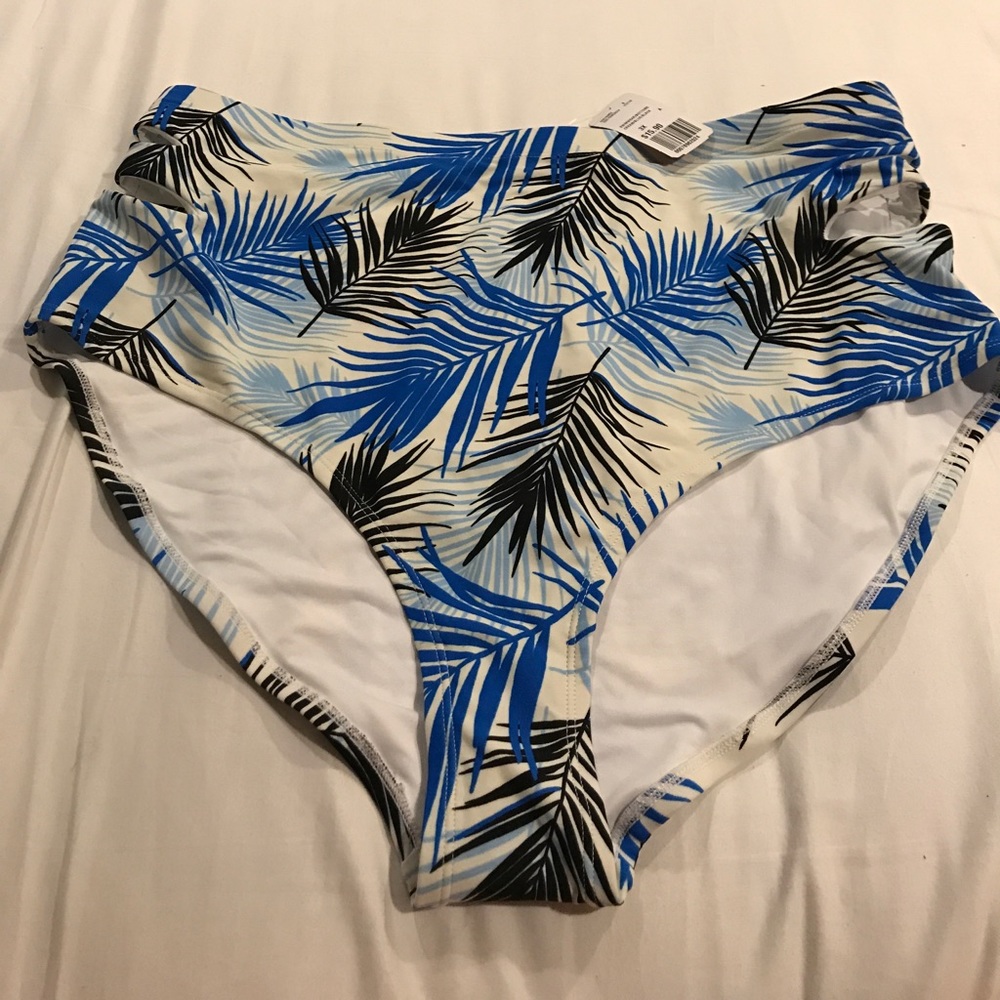 NWT FOREVER 21 HIGH WAISTED PALM PRINT SWIM BOTTOM