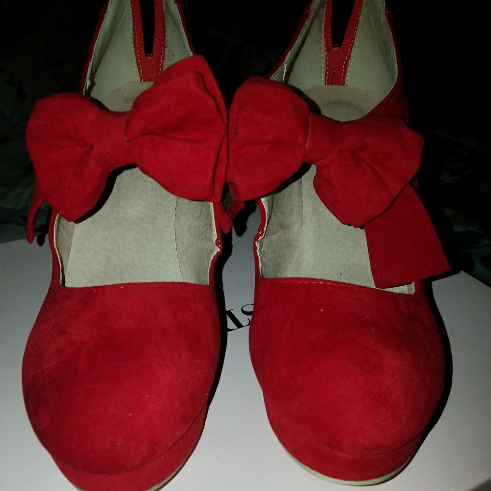 Stylish fire engine red shoes.