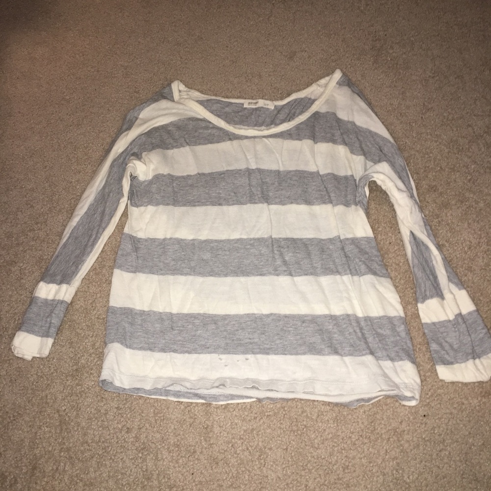 White and grey quarter sleeve top