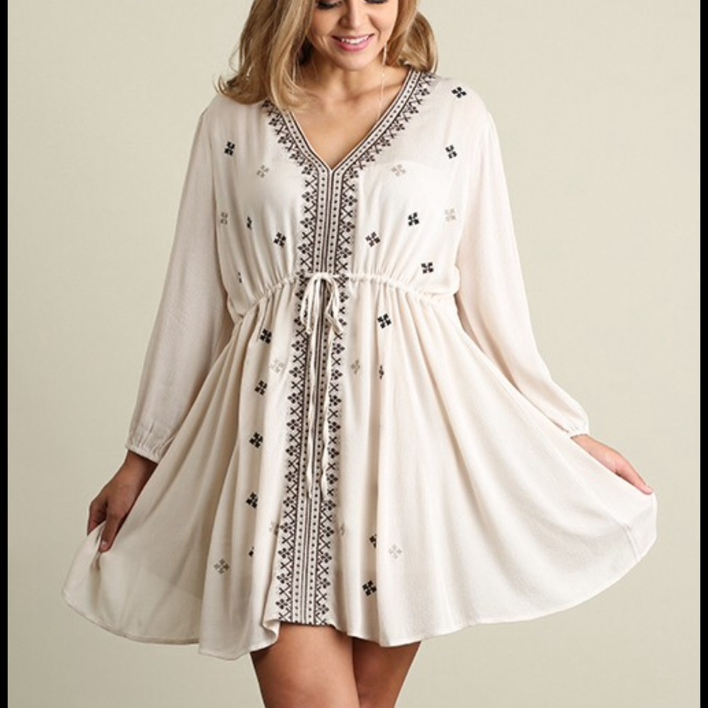 8/28 HPπ π¨REDUCEDπ¨ Beige & Black Boho Dress - Picture 1 of 4
