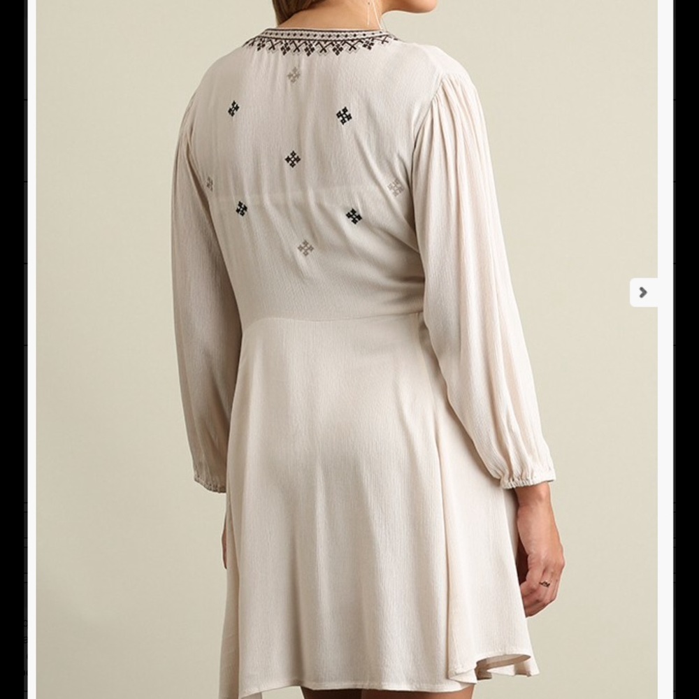 8/28 HPπ π¨REDUCEDπ¨ Beige & Black Boho Dress - Picture 2 of 4