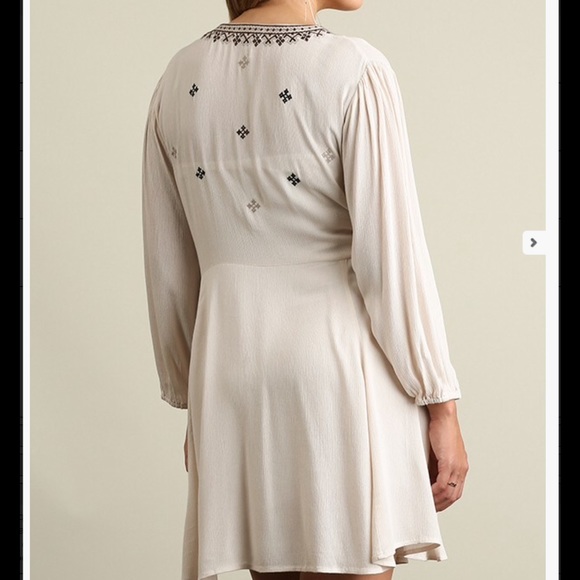 8/28 HP🎉 🚨REDUCED🚨 Beige & Black Boho Dress - Picture 2 of 4