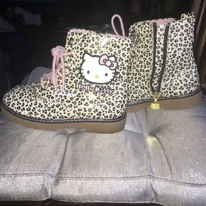H&M girls Hello Kitty patent leather boots