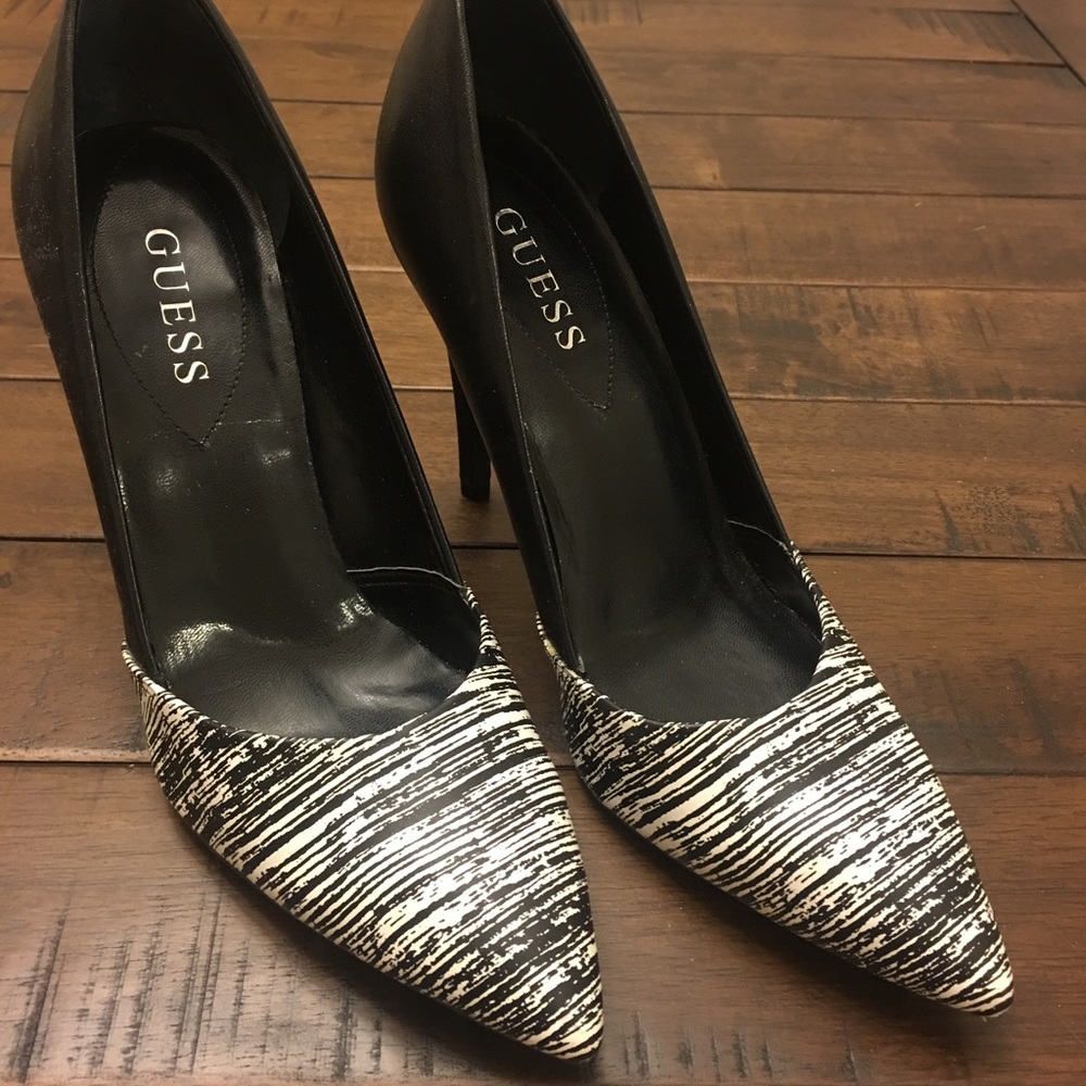 Black and white point heels