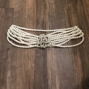 Faux Pearl Collar Necklace with flower