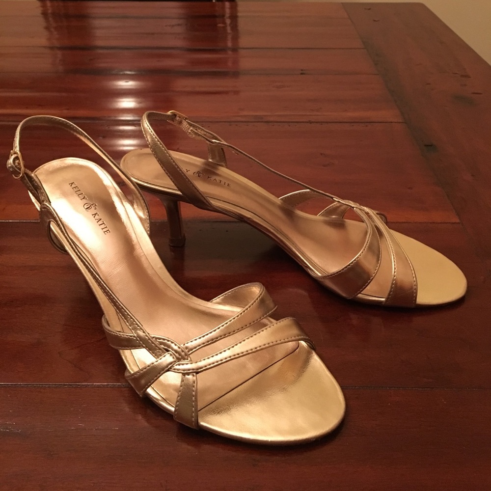 Kelly & Katie Gold Kitten Heel Sandals Size 9 EUC