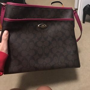 Coach Cross Body - 🎀 pink & brown 👜
