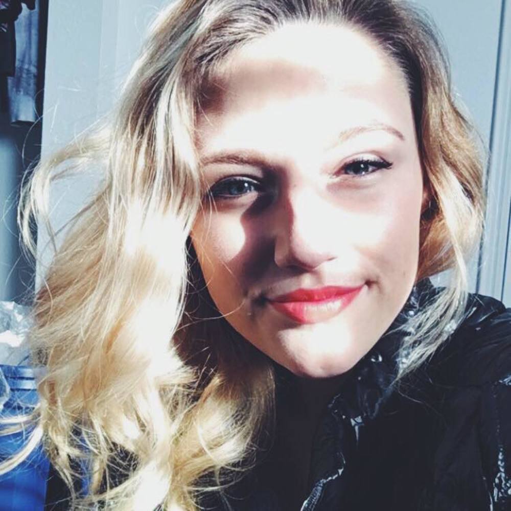 Meet your Posher, Kayla